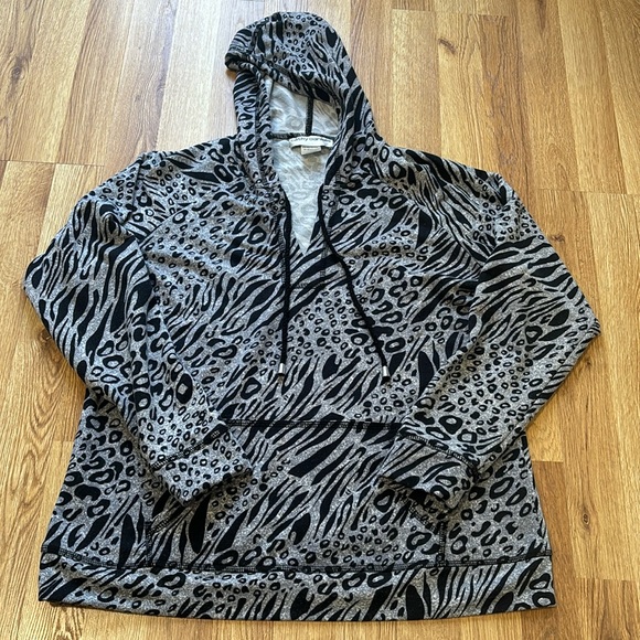Cathy Daniels Tops - Cathy Daniels Leopard Hoodie